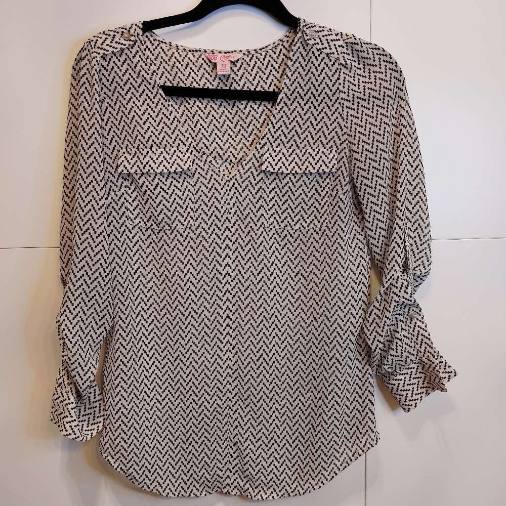 Candie's Black White Geometric V Neck Blouse Career Top XS